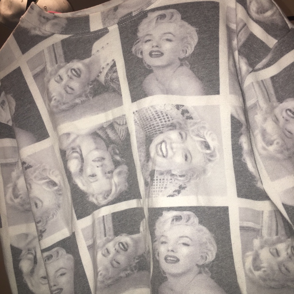 Marylin Monroe crew neck